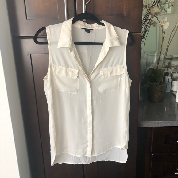 Forever 21 Tops - Beautiful pocket front tank